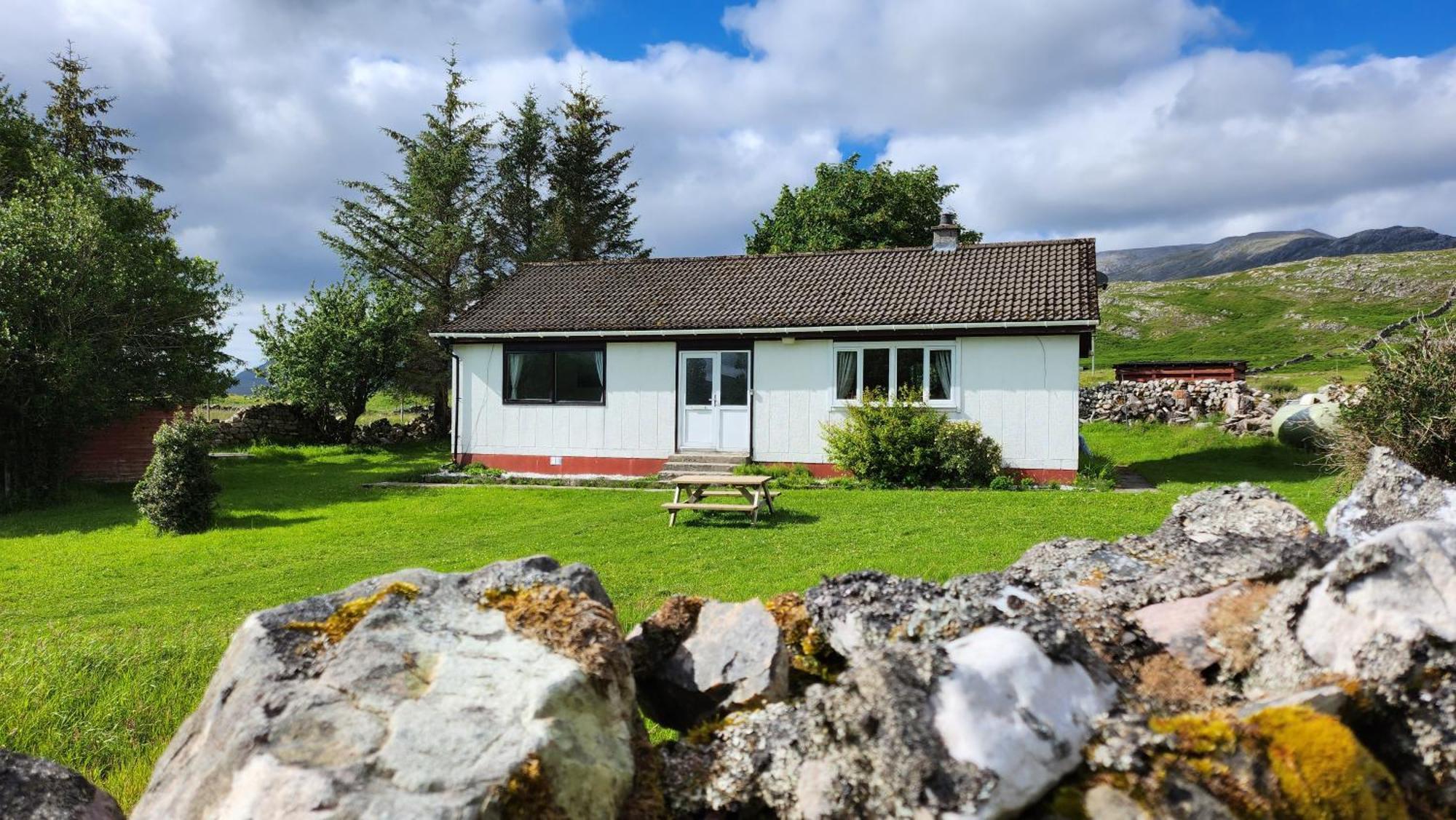 Inchnadamph Explorers Lodge Exterior photo